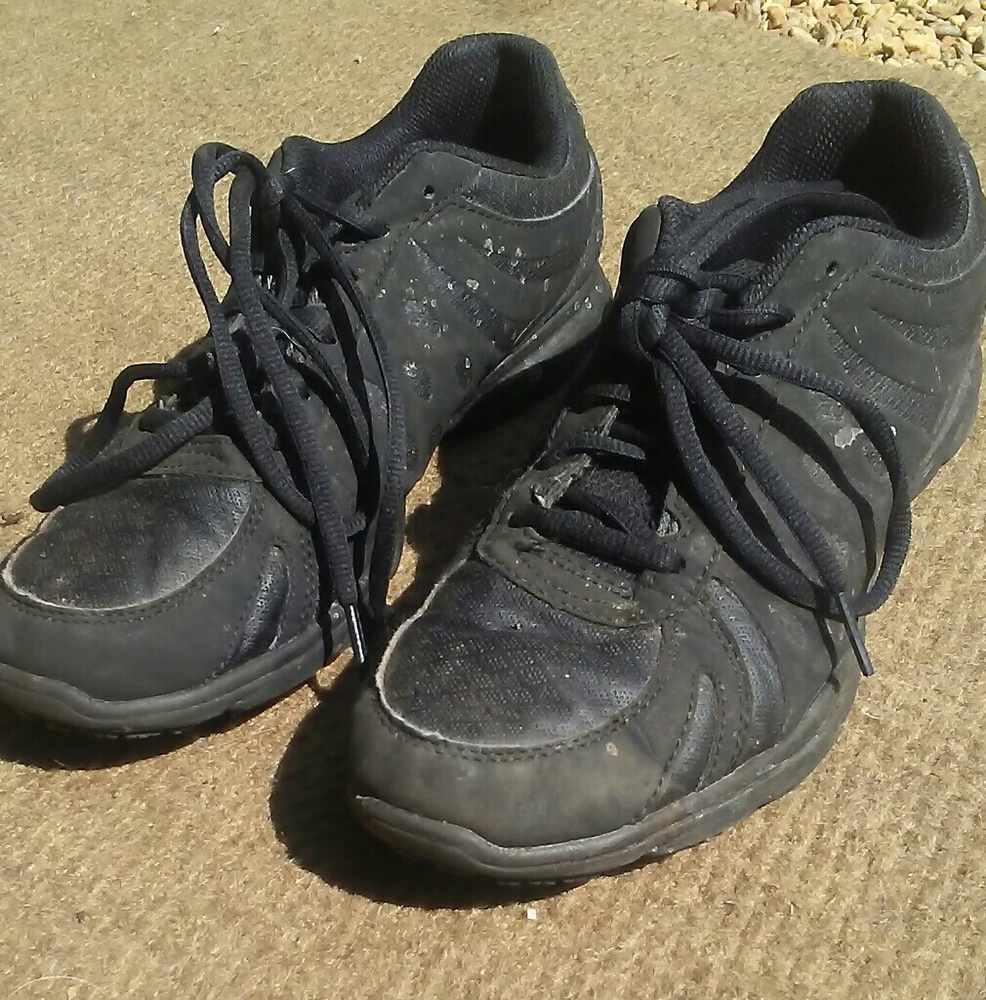 No-slip sneakers