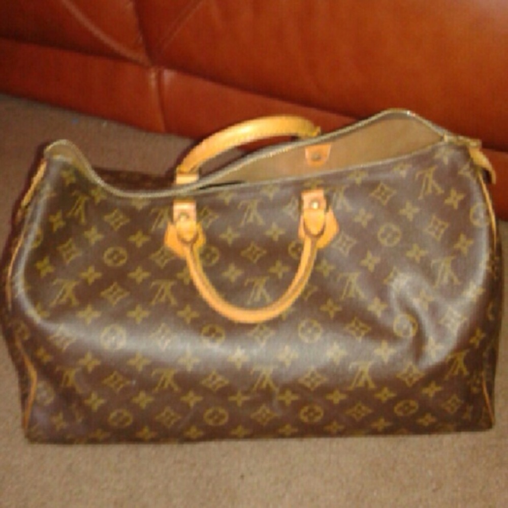 Authentic Louis Vuitton Speedy 40