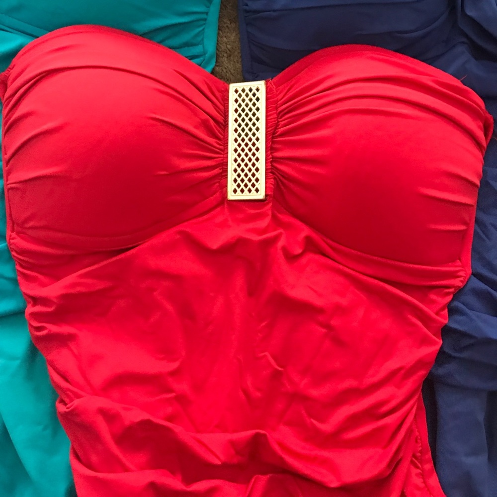 2 beautiful strapless La BLanca bathing suits!!