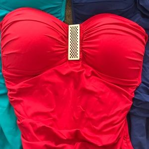 2 beautiful strapless La BLanca bathing suits!!