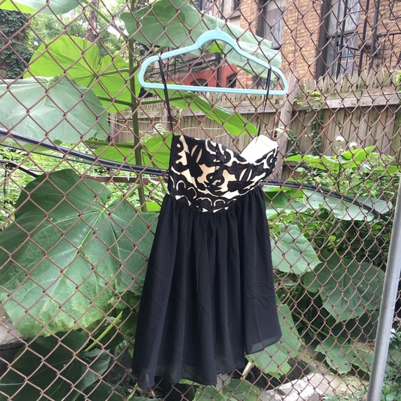 Steppin’ Out - Low Back Cocktail Dress 😽 - Picture 1 of 8