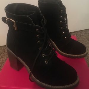 Size 8 Black lace up boots