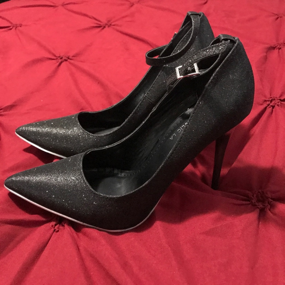 Heels - Picture 2 of 3