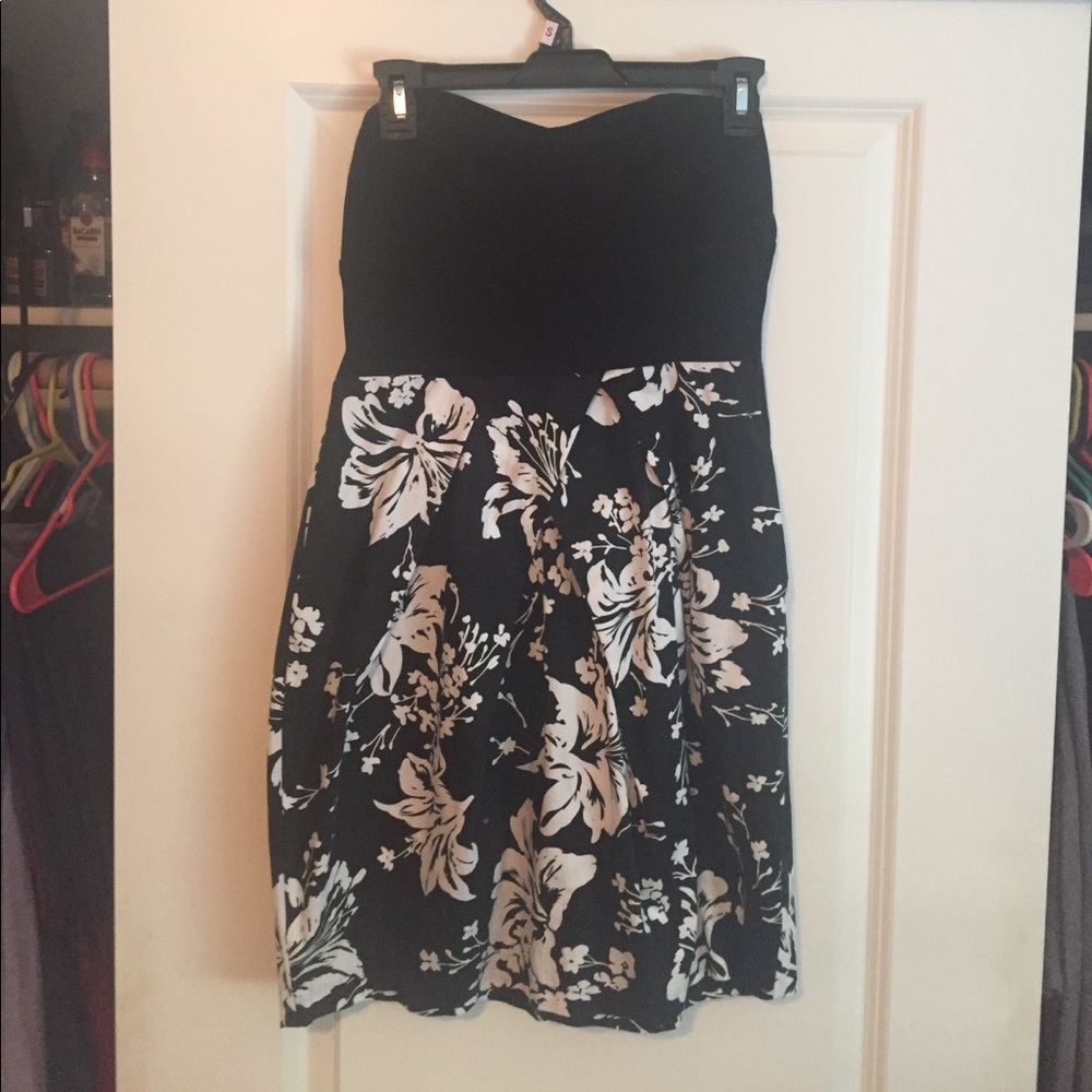 Black and white strapless dress