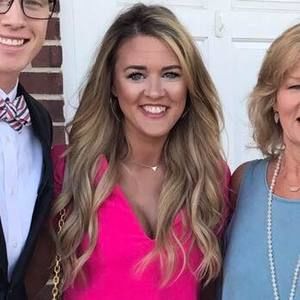 Meet your Posher, Caitlin