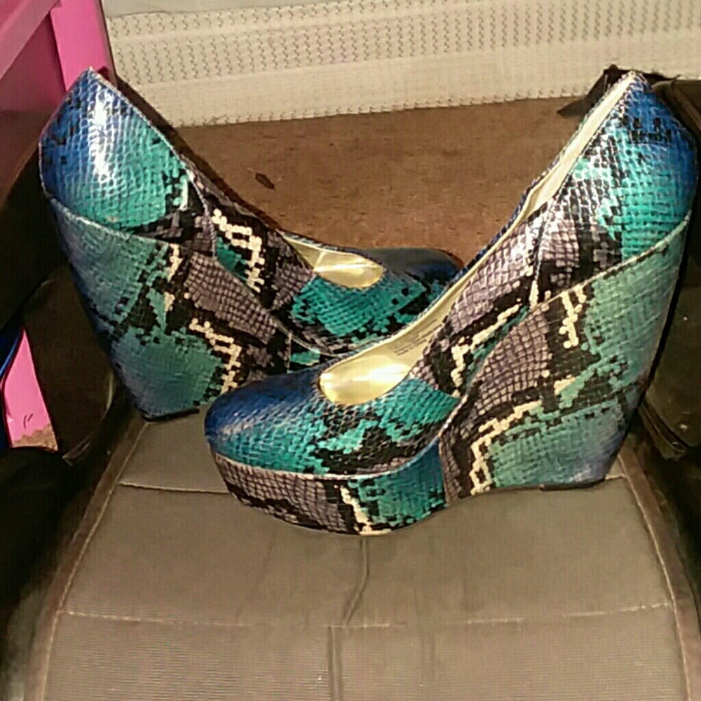 Random - Picture 2 of 4