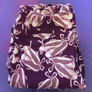 Sale Sunday: Ballet Slipper Leggings (HTF Unicorn)