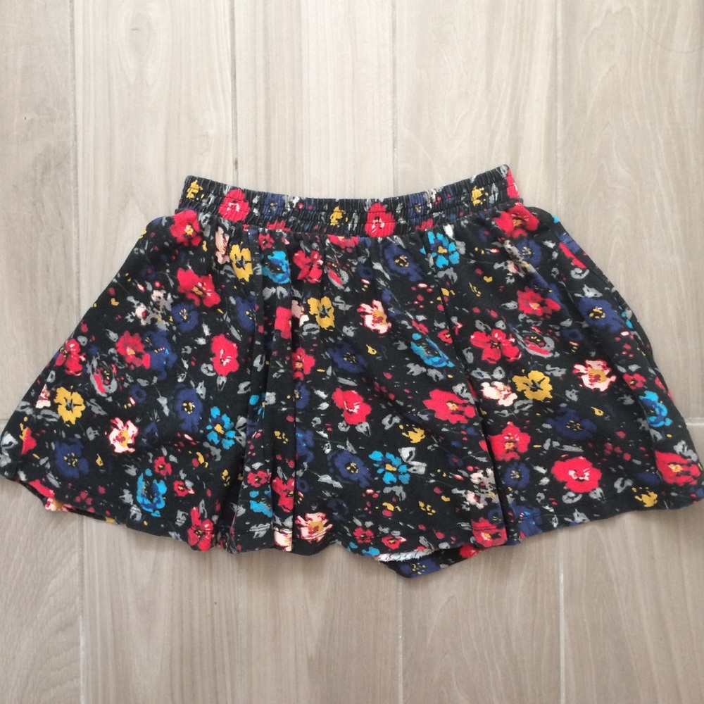 Zara Trafaluc floral miniskirt