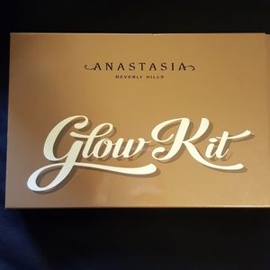 Authentic Anastasia Beverly Hills Glow Kit