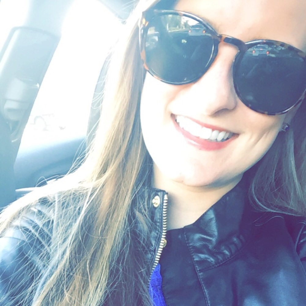 Meet your Posher, Alyssa