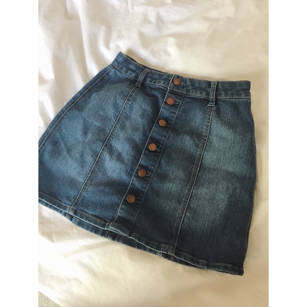 Buttoned Denim Skirt