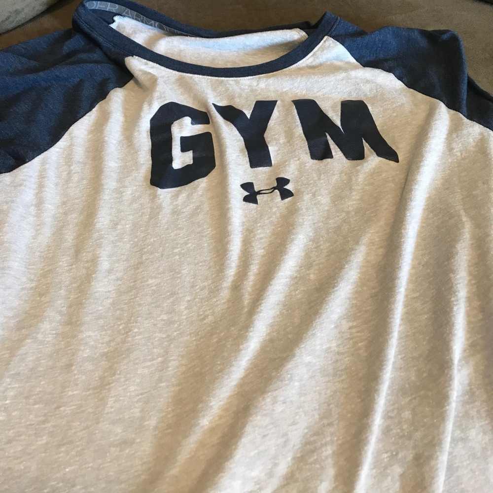Cropped sleeves under armour GYM tee