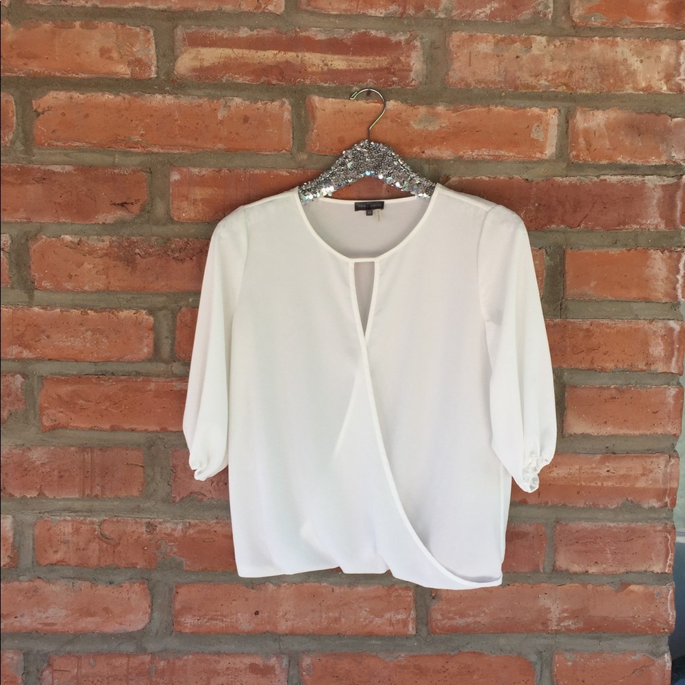 Vince Camuto White Top With Open Front - image 1