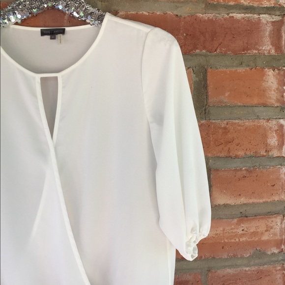 Vince Camuto white top with open front - Picture 3 of 3