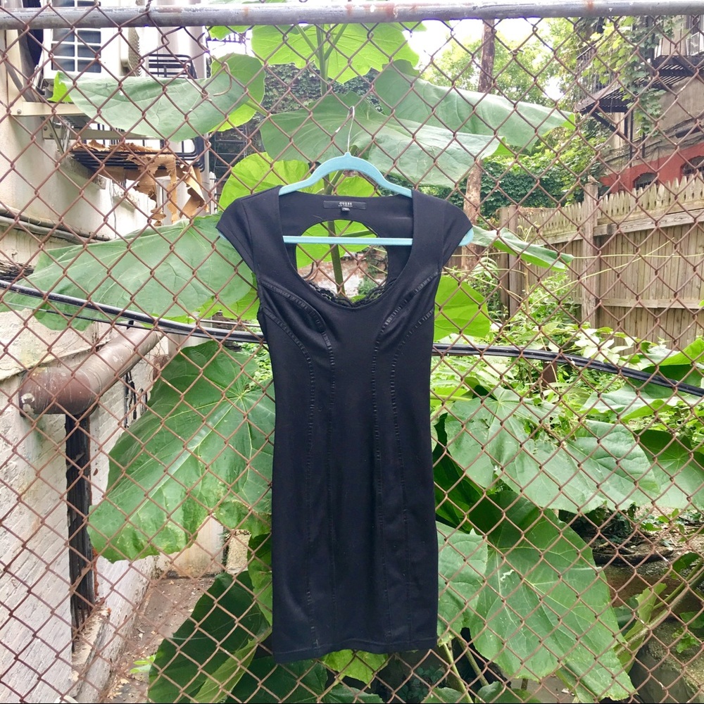 HP! 🎉 Guess•LBD🖤 - Picture 2 of 7