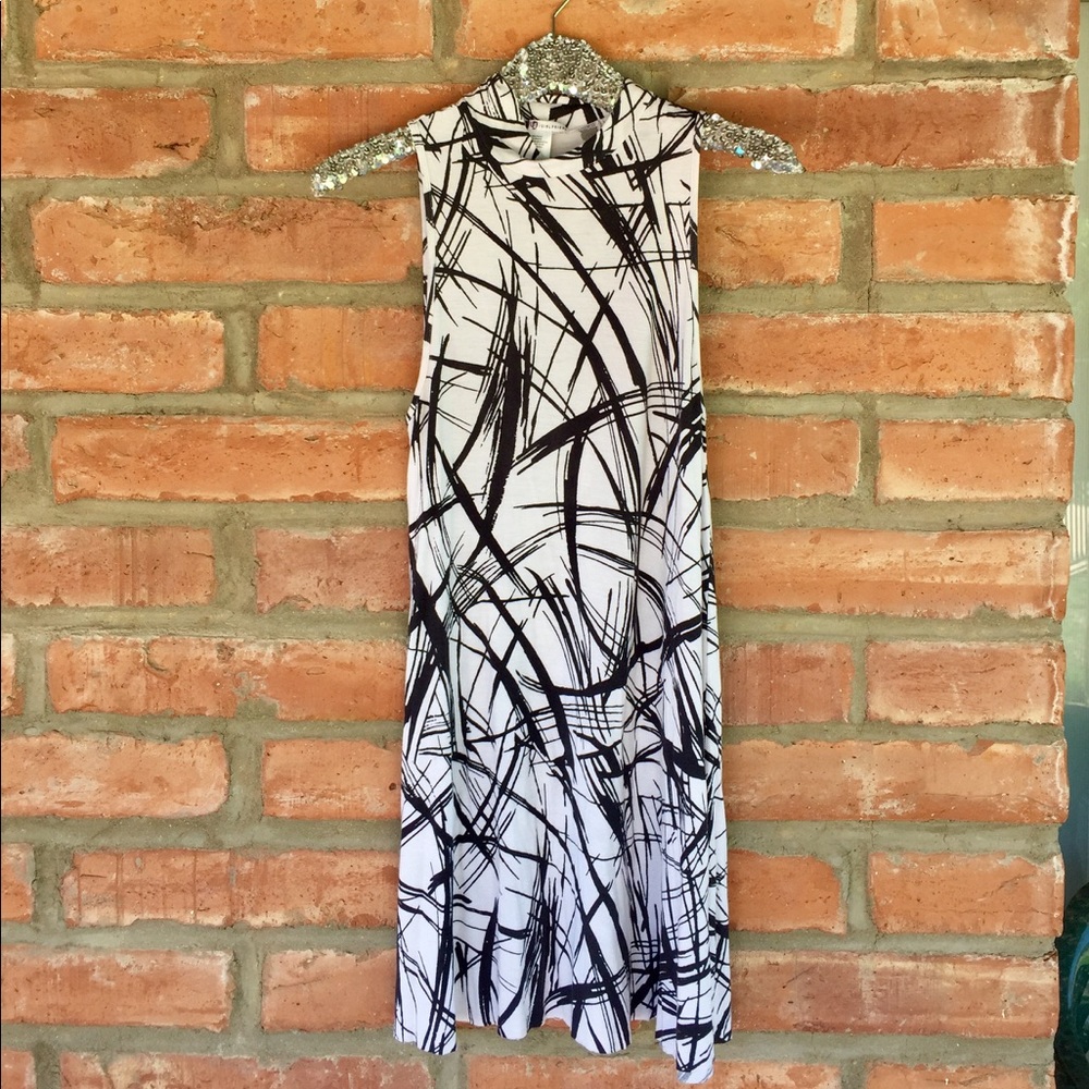 Sleeveless print dress w halter high neck