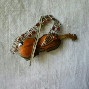 VNTG Enamel Violin Heart Notes Brooch Pin