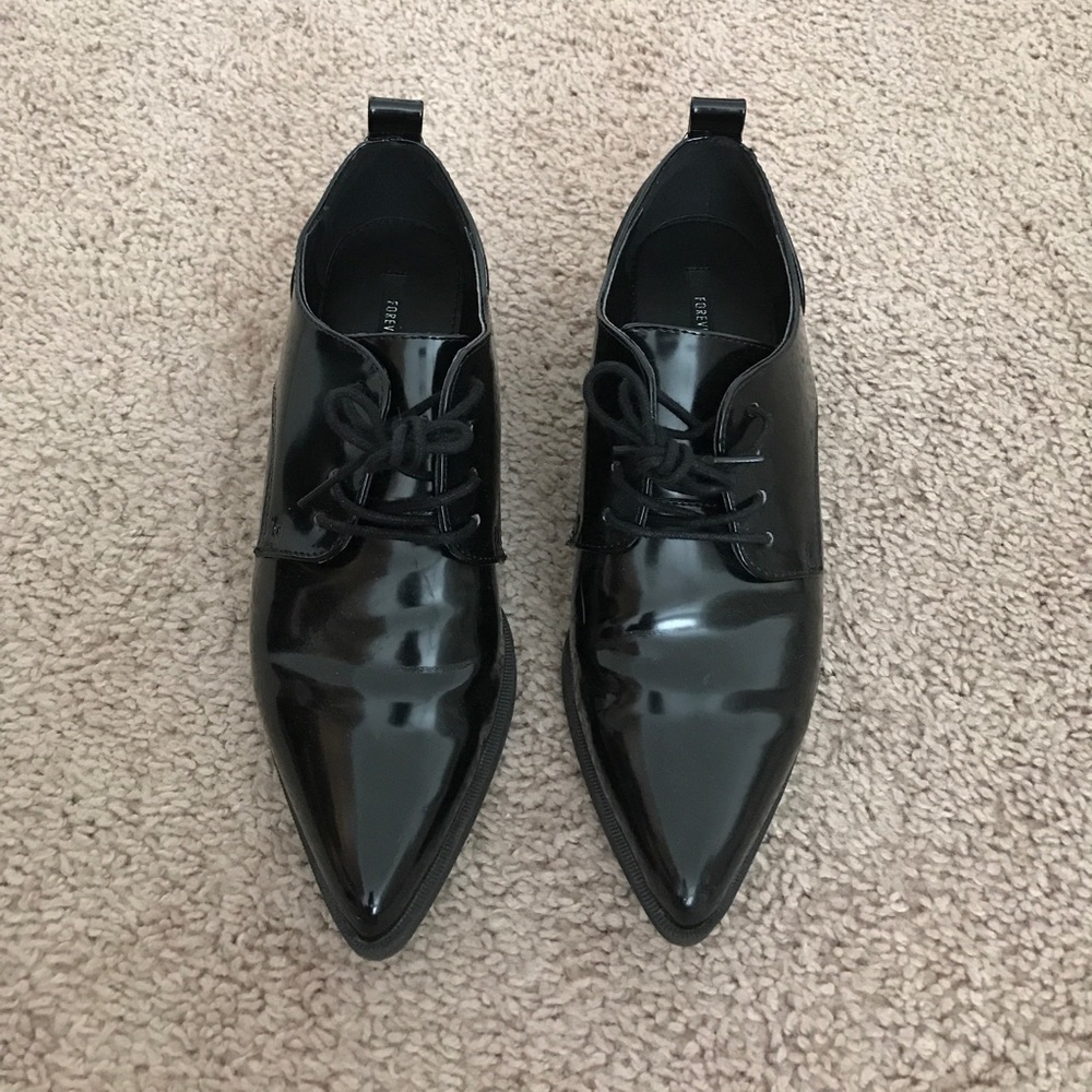 Black pointy shoes