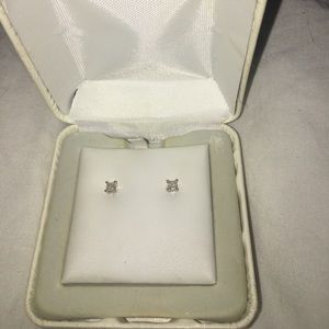 White Gold Diamond earrings