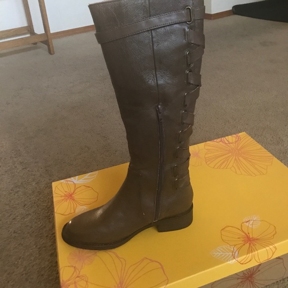 Brand new Yellow box Katheron boot - Picture 5 of 5
