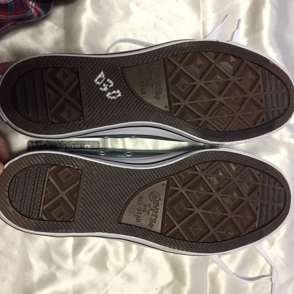 ⭐️HP⭐️ NWT Metallic Unisex Chuck Taylor Converse - Picture 2 of 7