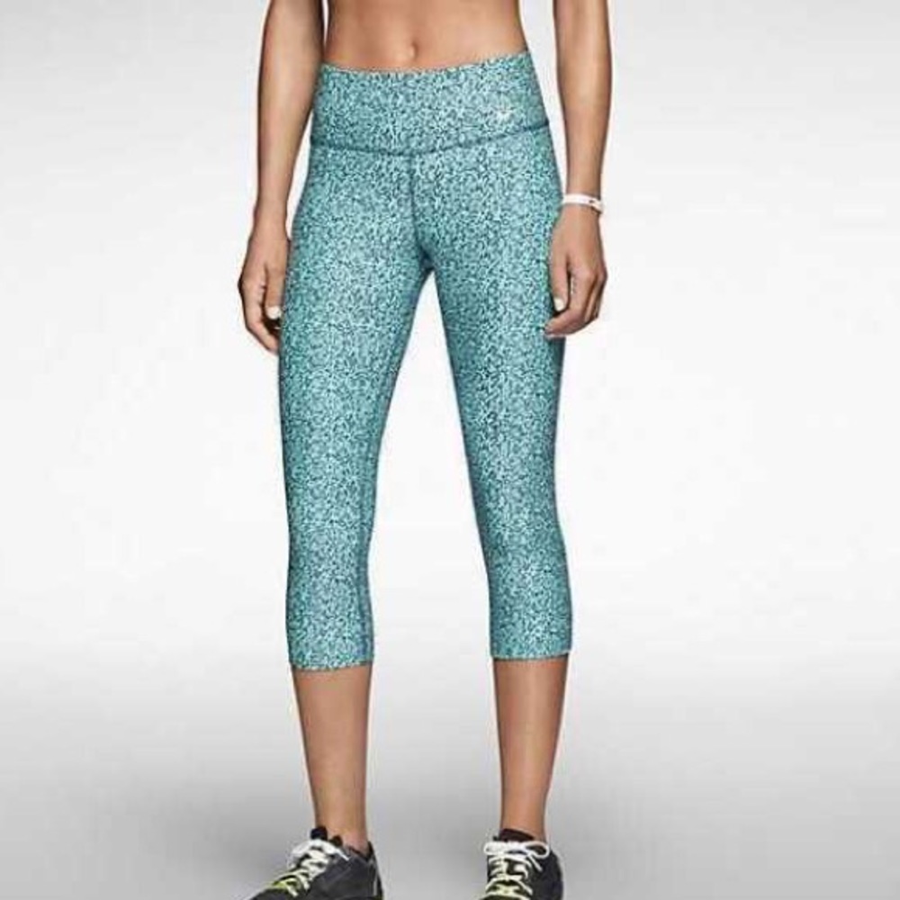 Women's Nike driFIT mezzo crop leggings