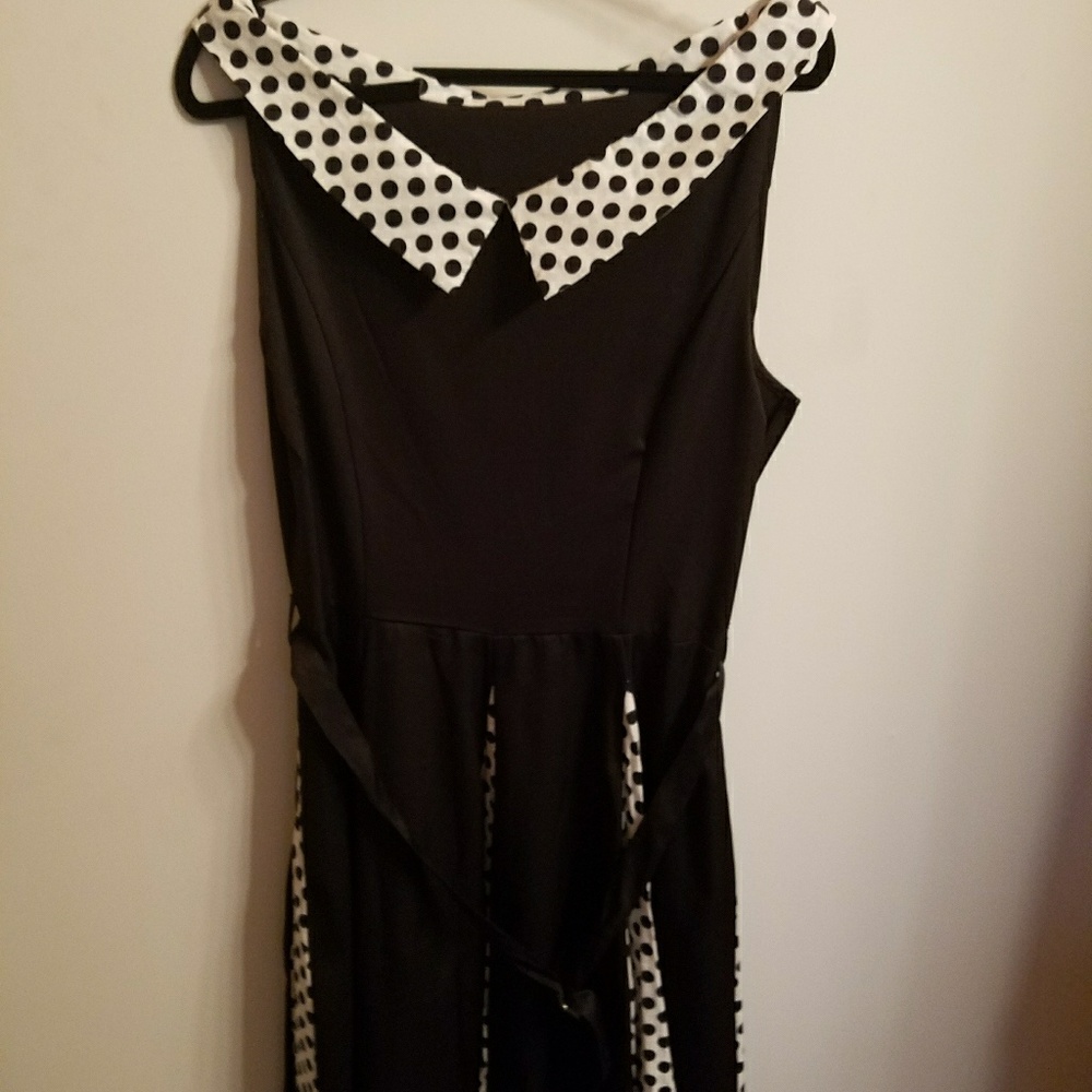 A line retro dress.
