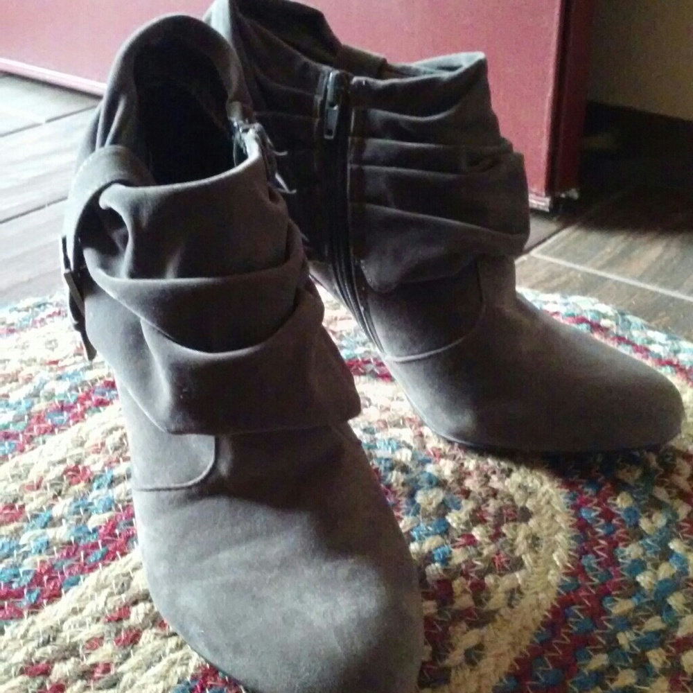 Grey faux suede bootie