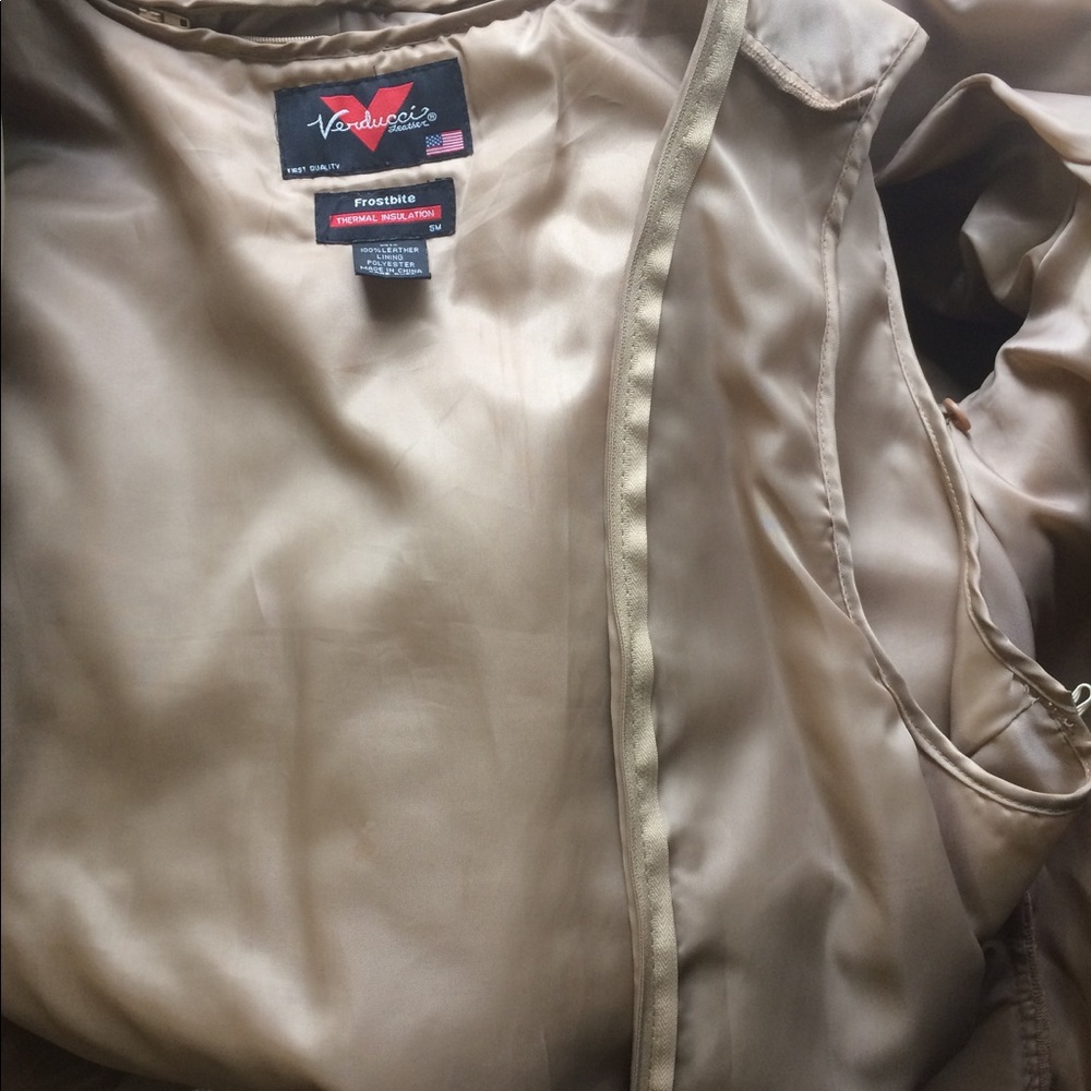 Leather jacket - Picture 3 of 4