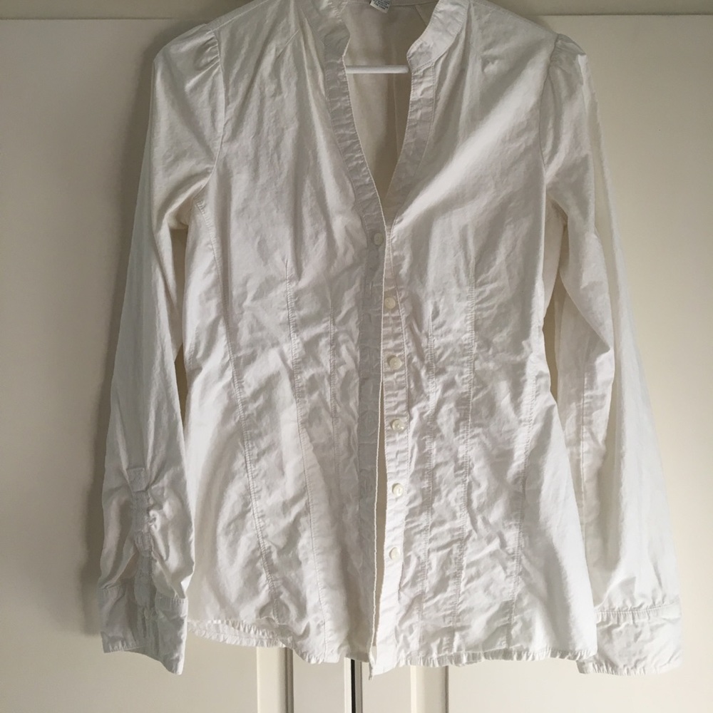 crisp Anthropologie shirt