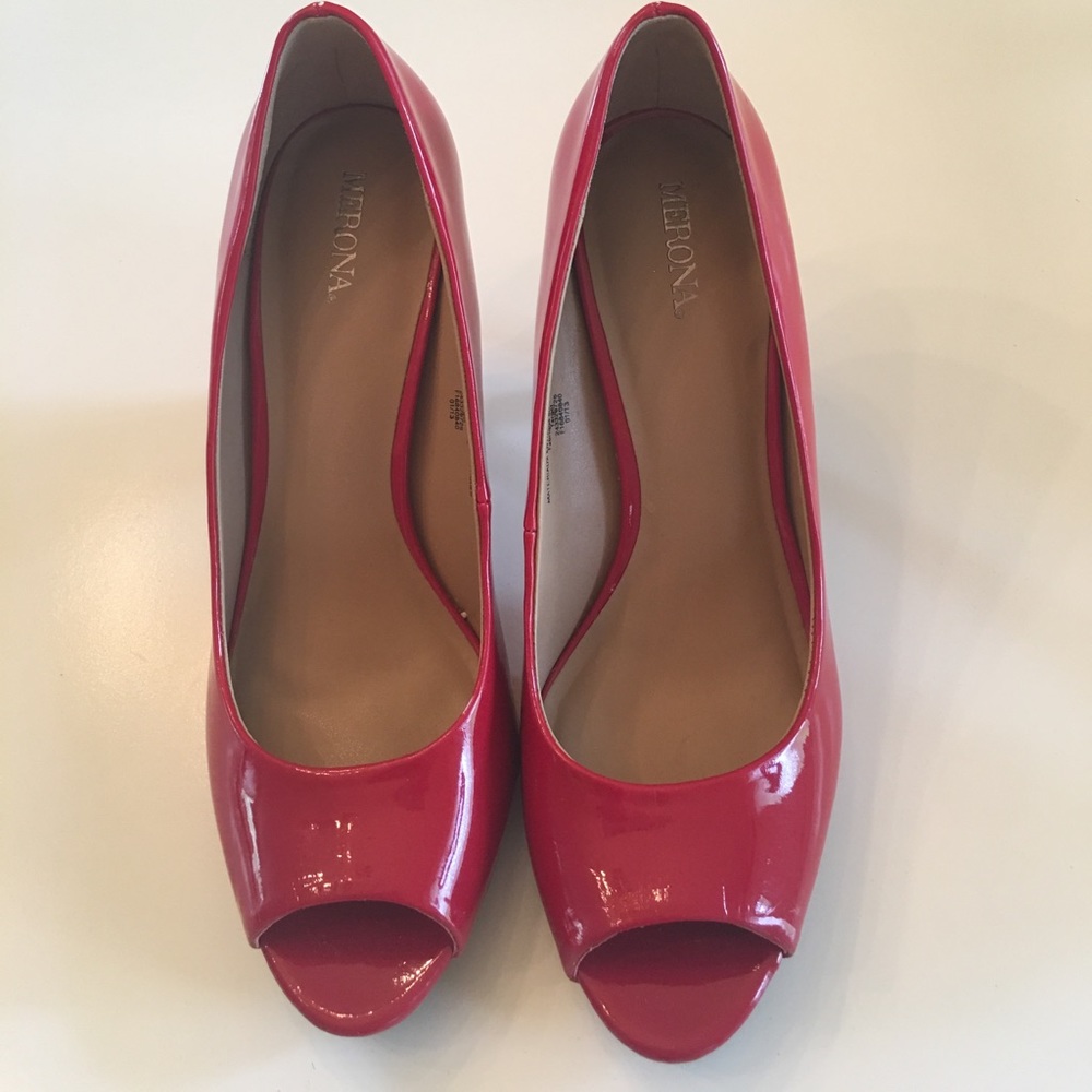 Peep toe heels
