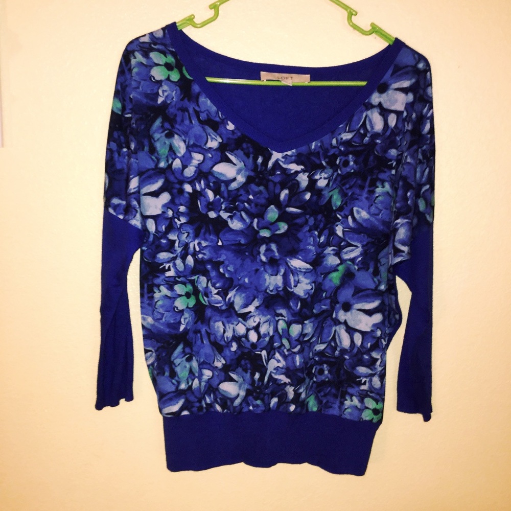 ✨⚡️ANN TAYLOR LOFT V-NECK SWEATER
