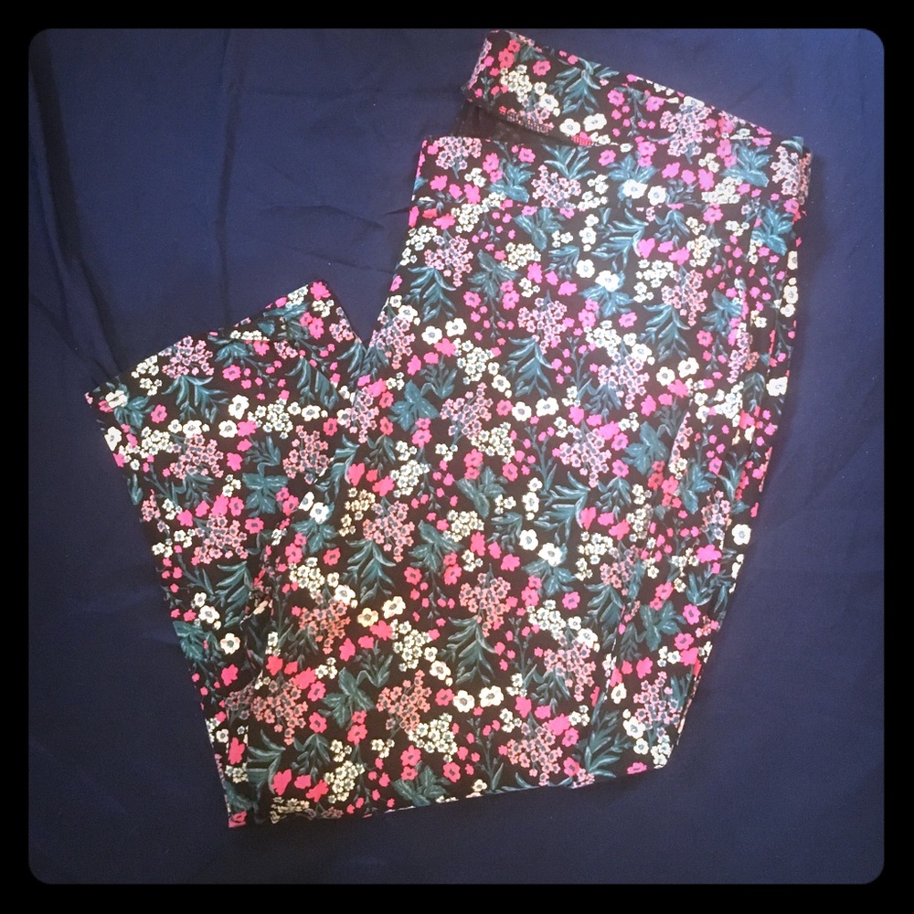 Torrid size 5 leggings 3/4 length