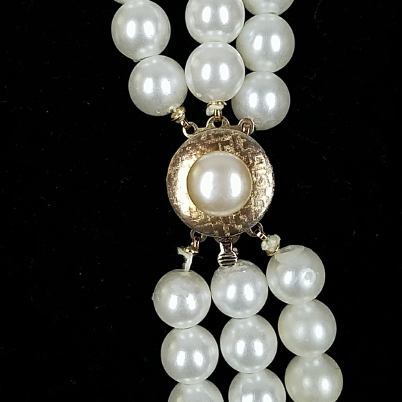 Vintage 3 Strand Faux Pearl Necklace 16" - Picture 2 of 4