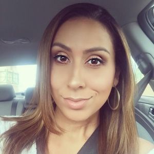 Meet your Posher, Iris