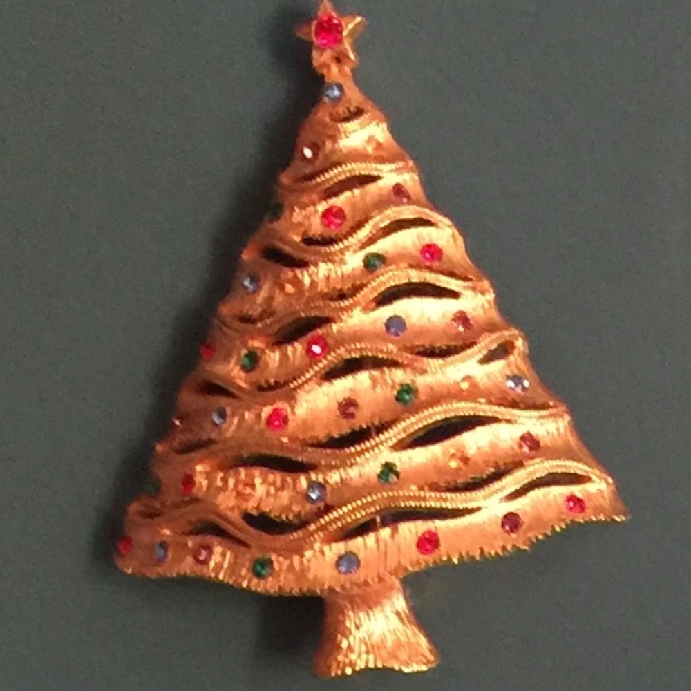 Vintage Gold Tones/Rhinestones Christmas Tree Pin