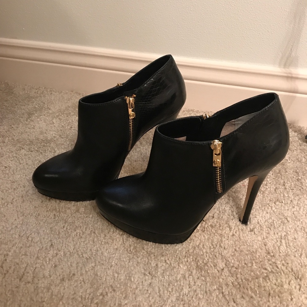 NWT Michael Kors black booties