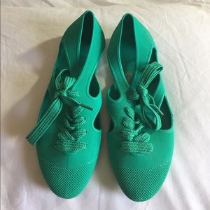 F-Troupe jellies in teal.