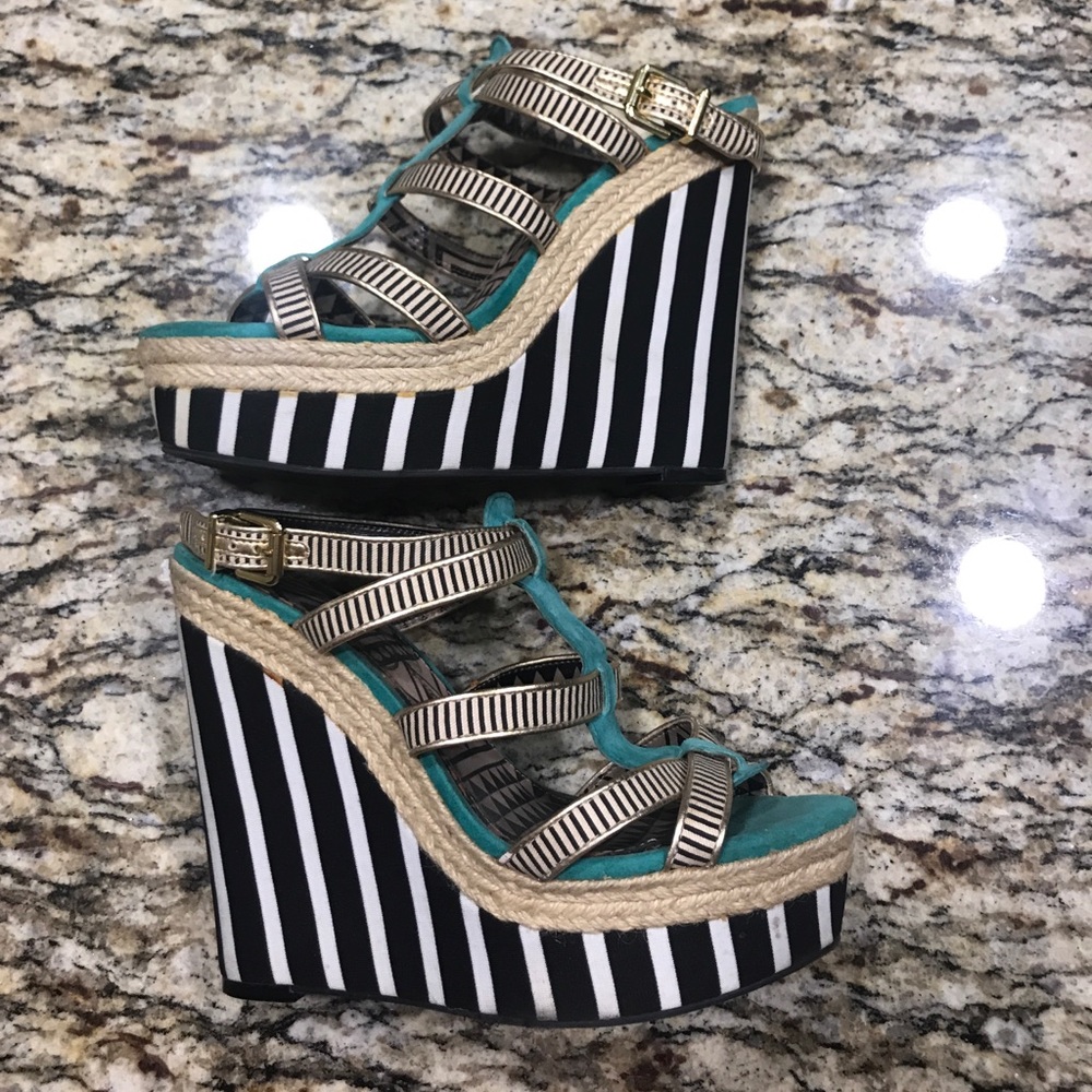 Adorable jessica Simpson wedges! Size 8