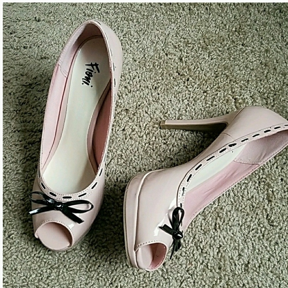 FIONI Nude Pink Peep Toes
