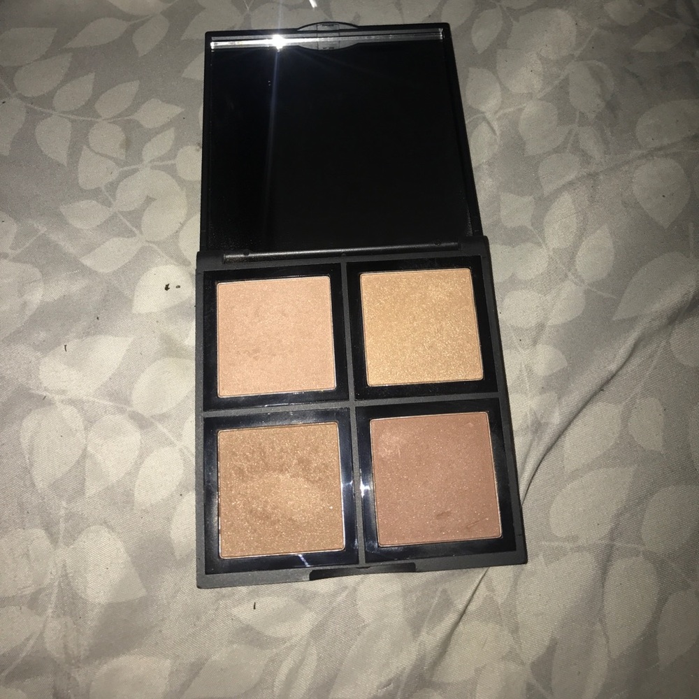 Elf bronzing palette 100% authentic