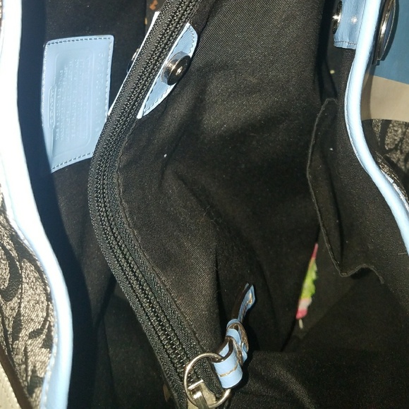 Coach purse - Picture 4 of 4