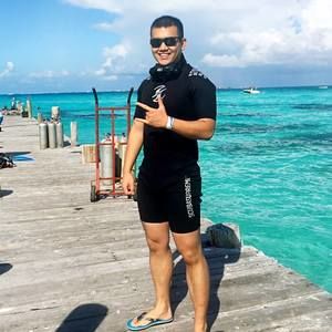 Meet your Posher, Alex