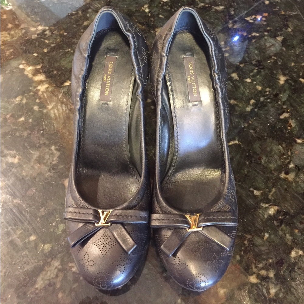 Louis Vuitton pumps