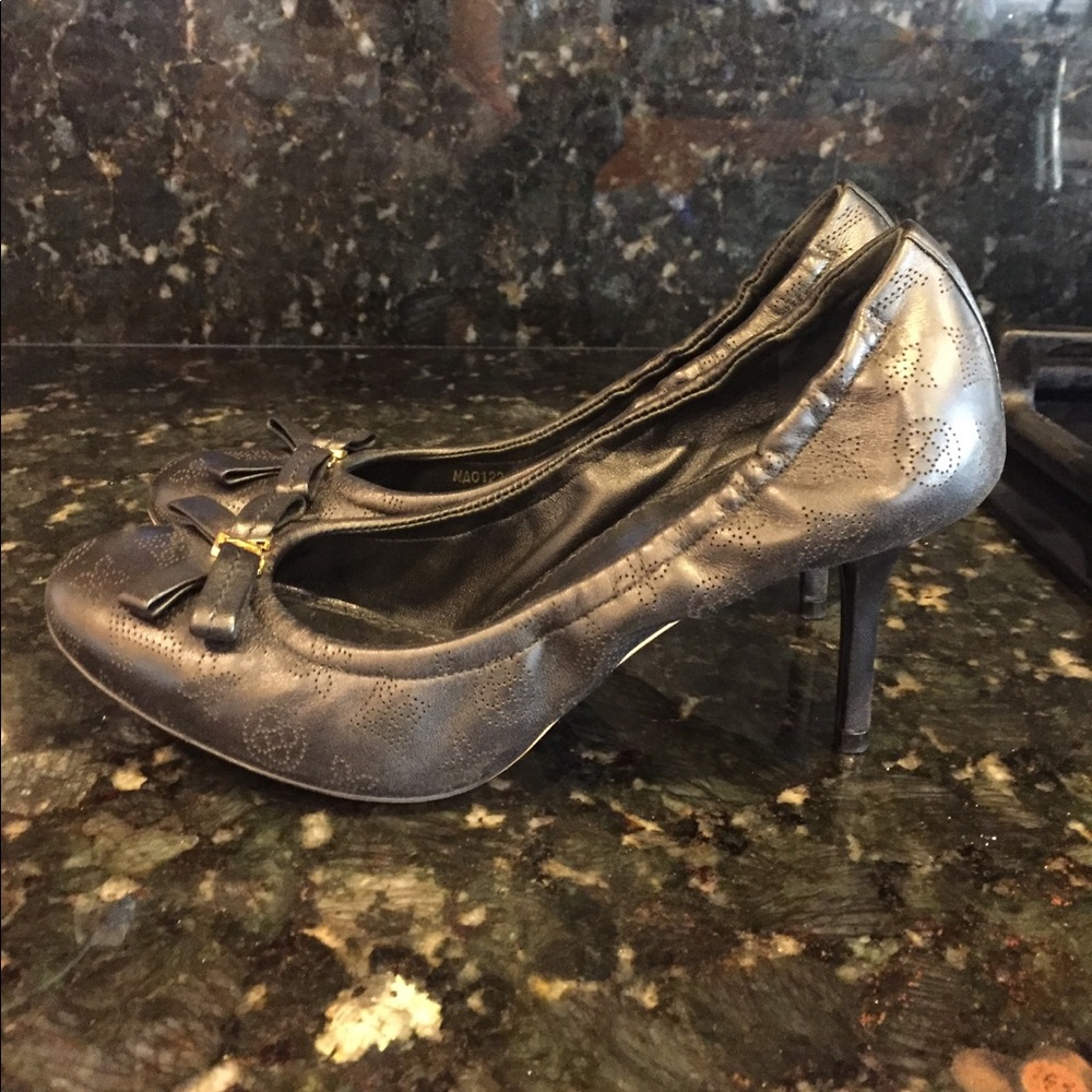 Louis Vuitton pumps
