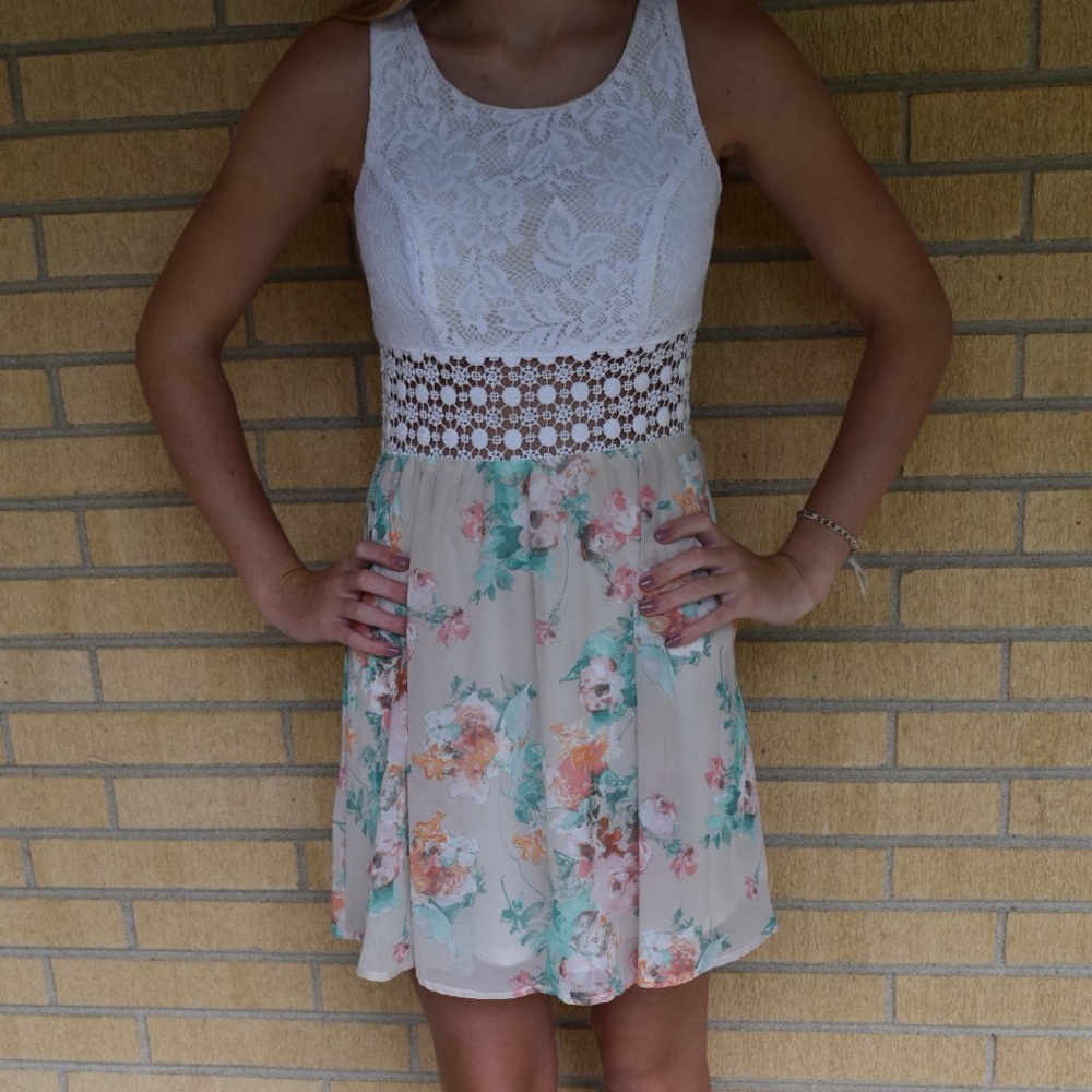 floral, lace dress