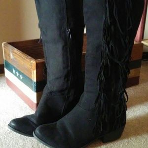 Black fringe boots