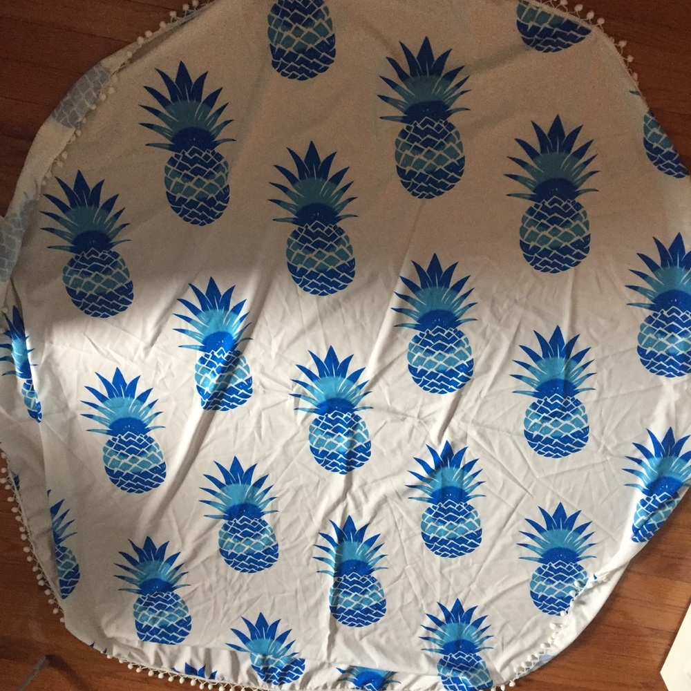 🍍 Beach Blanket -Round Pineapple Fringe - Picture 3 of 4