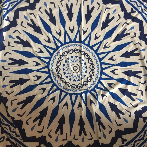 🍍 Beach Blanket -Round Pineapple Fringe - Picture 4 of 4