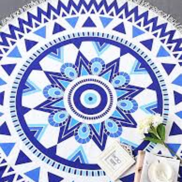 🍍 Beach Blanket -Round Pineapple Fringe - Picture 2 of 4